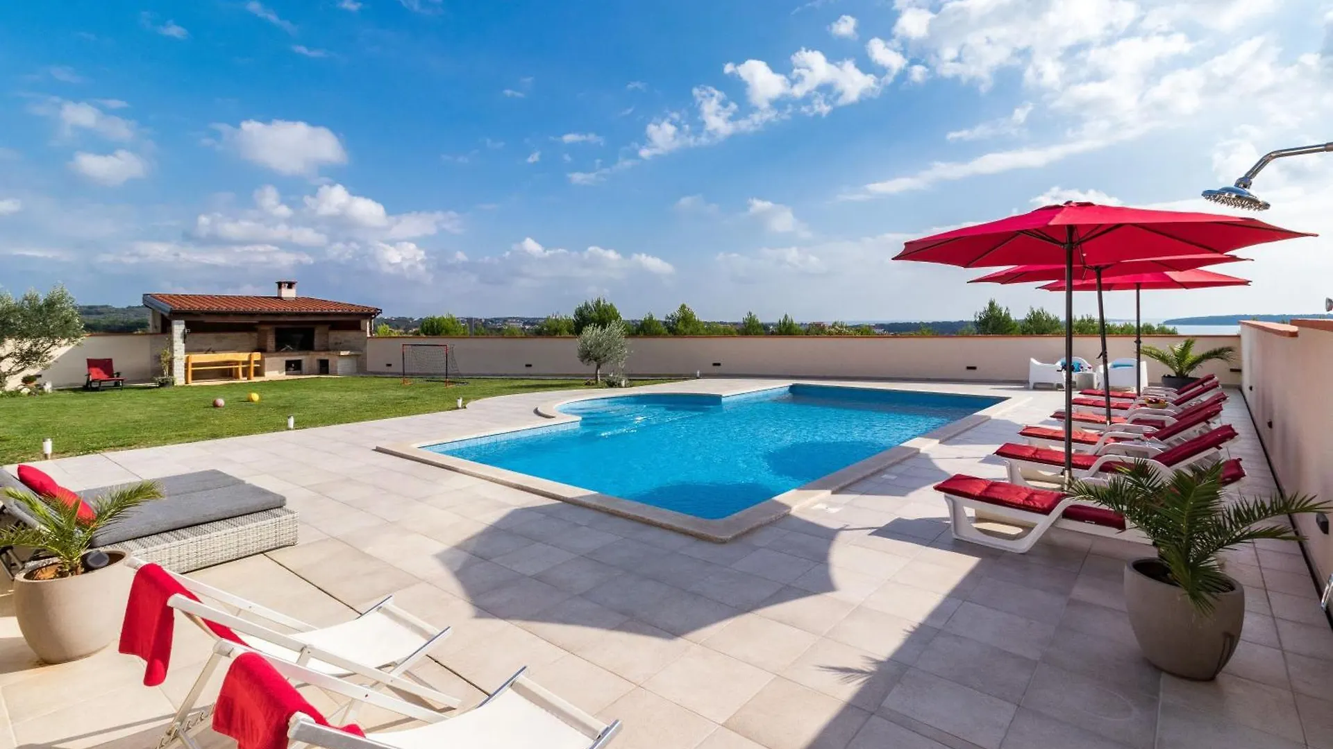 Nettes Ferienhaus In Pomer Mit Privatem Pool