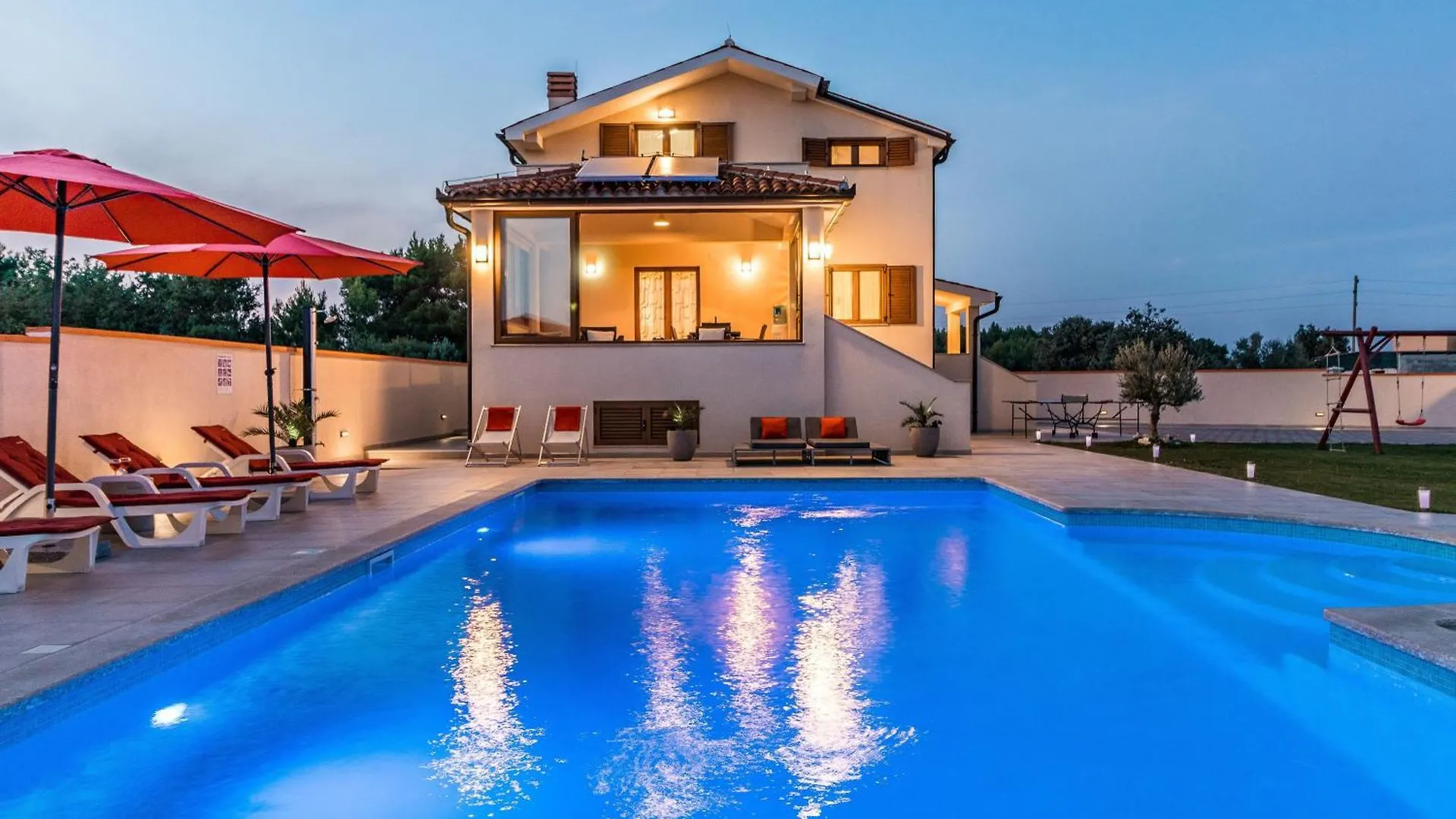 Holiday home Nettes Ferienhaus In Pomer Mit Privatem Pool