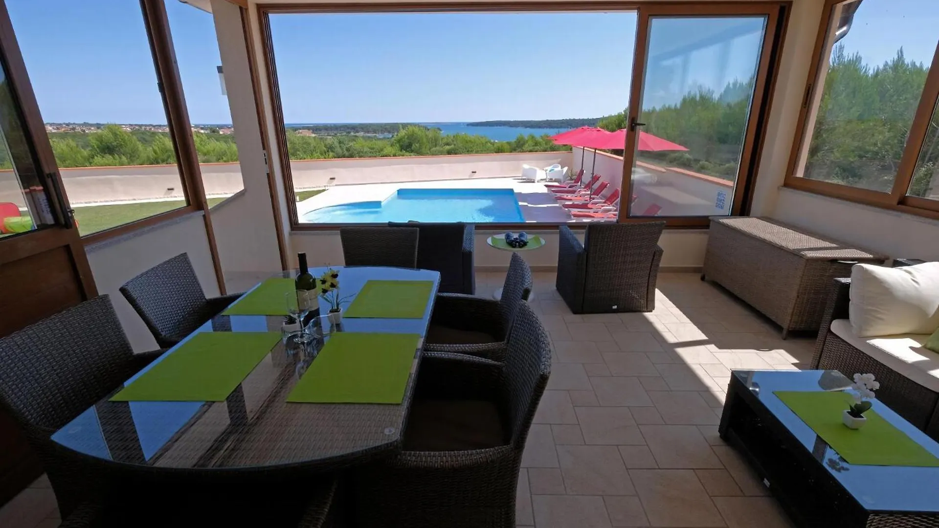 Holiday home Nettes Ferienhaus In Pomer Mit Privatem Pool
