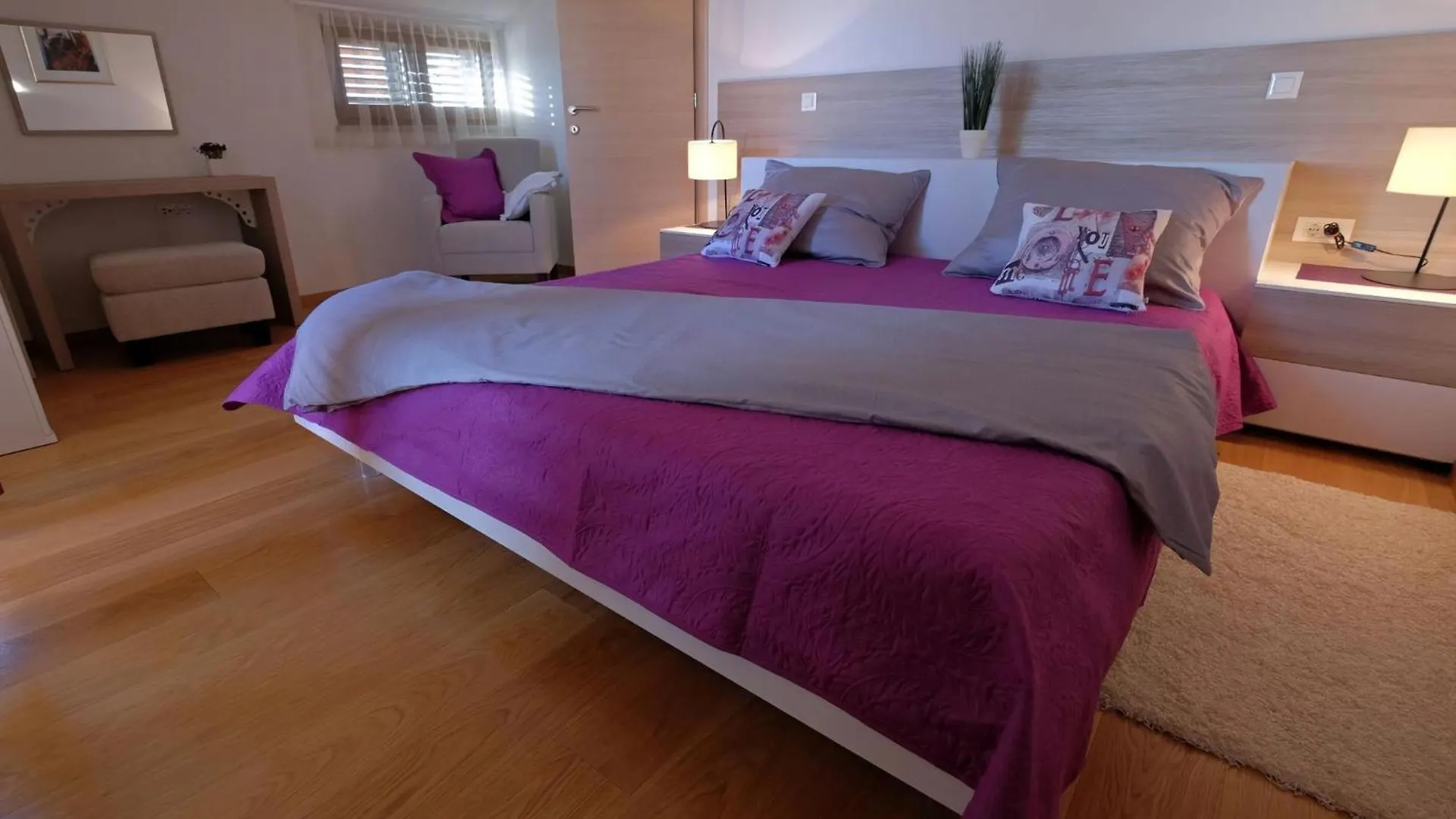Nettes Ferienhaus In Pomer Mit Privatem Pool