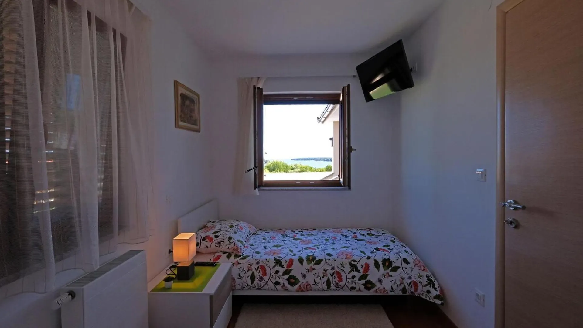 Holiday home Nettes Ferienhaus In Pomer Mit Privatem Pool